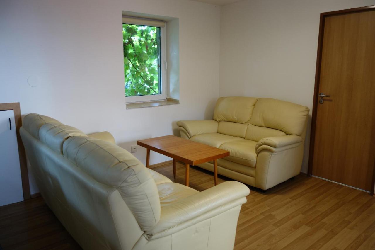 Apartmán Hulín, Chrášťany - bílý Hulin Exterior foto