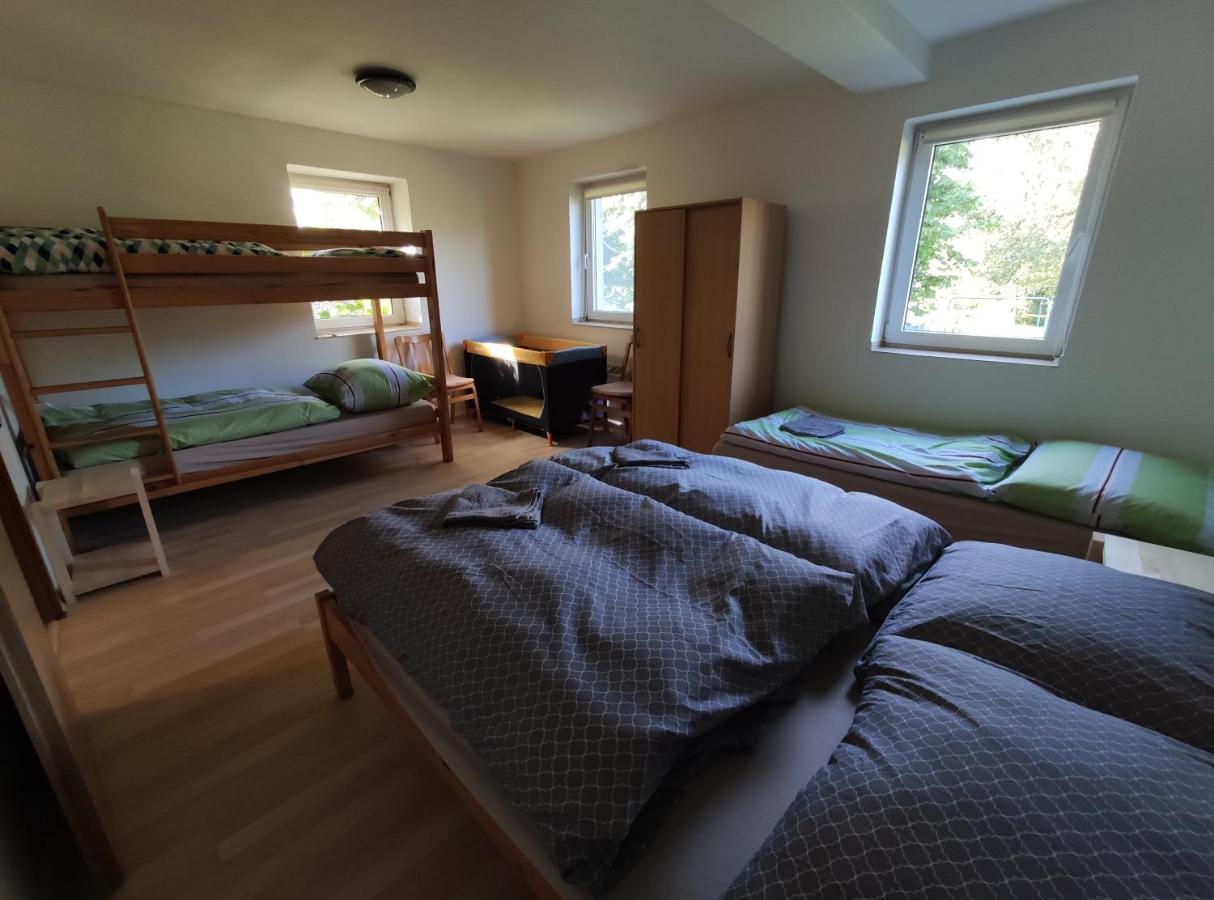 Apartmán Hulín, Chrášťany - bílý Hulin Exterior foto